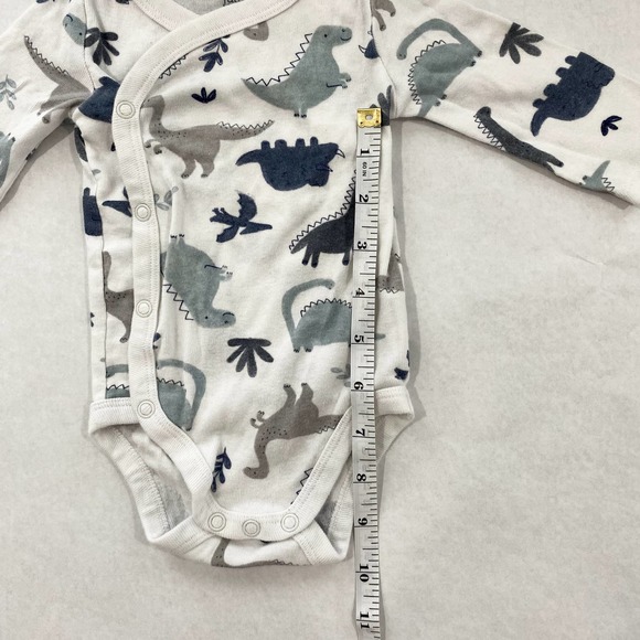 Set of Long Sleeve Onesie bodysuits by Carter's 100% Cotton - Picture 13 of 16